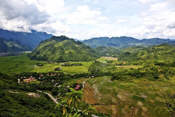 The best time to visit Thung Khe pass